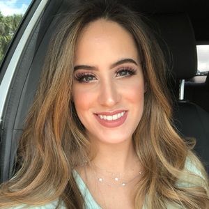 Meet your Posher, Jeanine